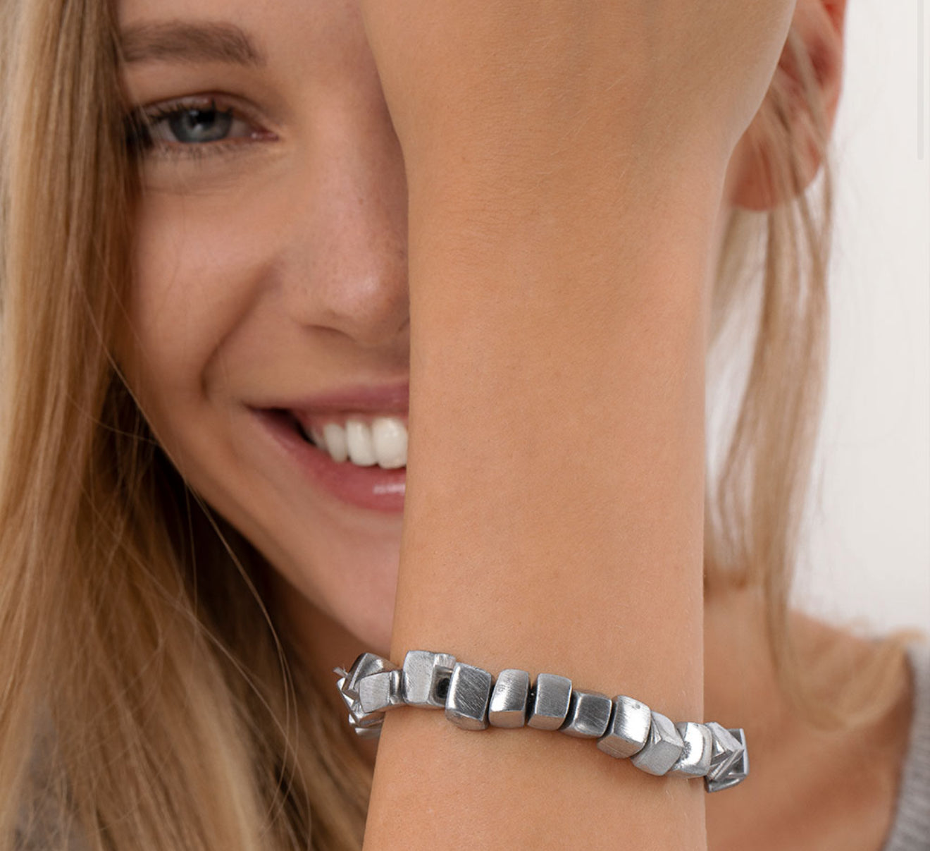 Vestopazzo Al01094 Bracciale elastico ( diversi modelli )