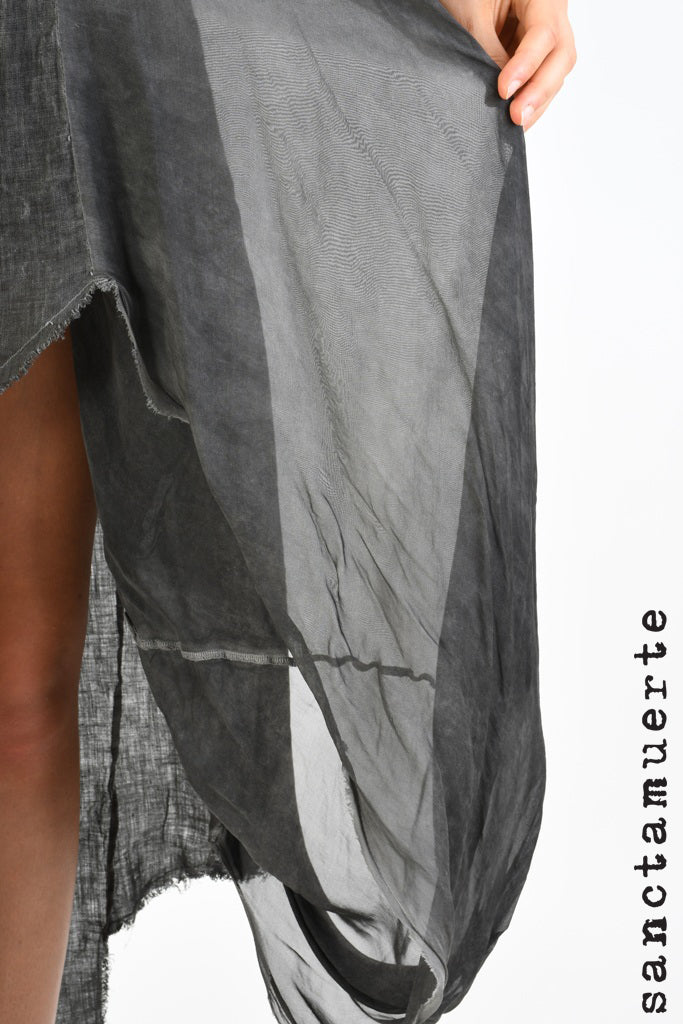 Sanctamuerte-Kleid aus grauem Leinen/Seide