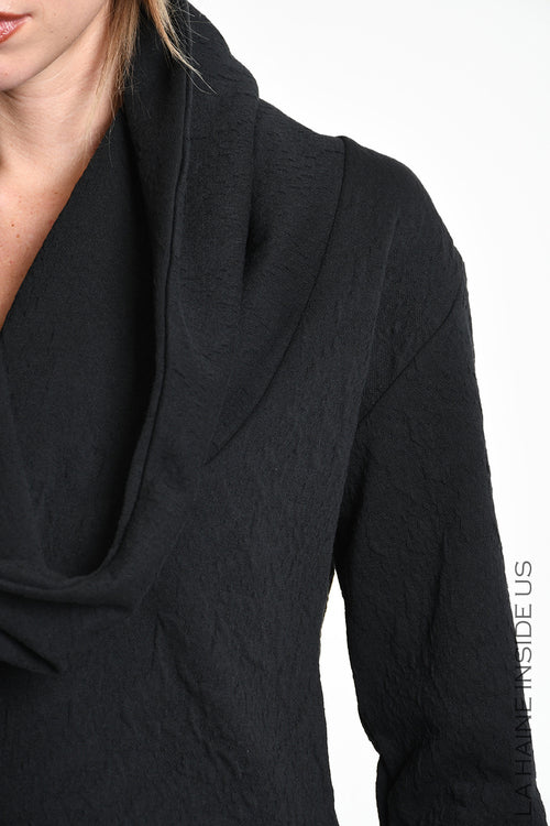 LH W5449 SWEATER Crop Embossed Stretch Fleece Black