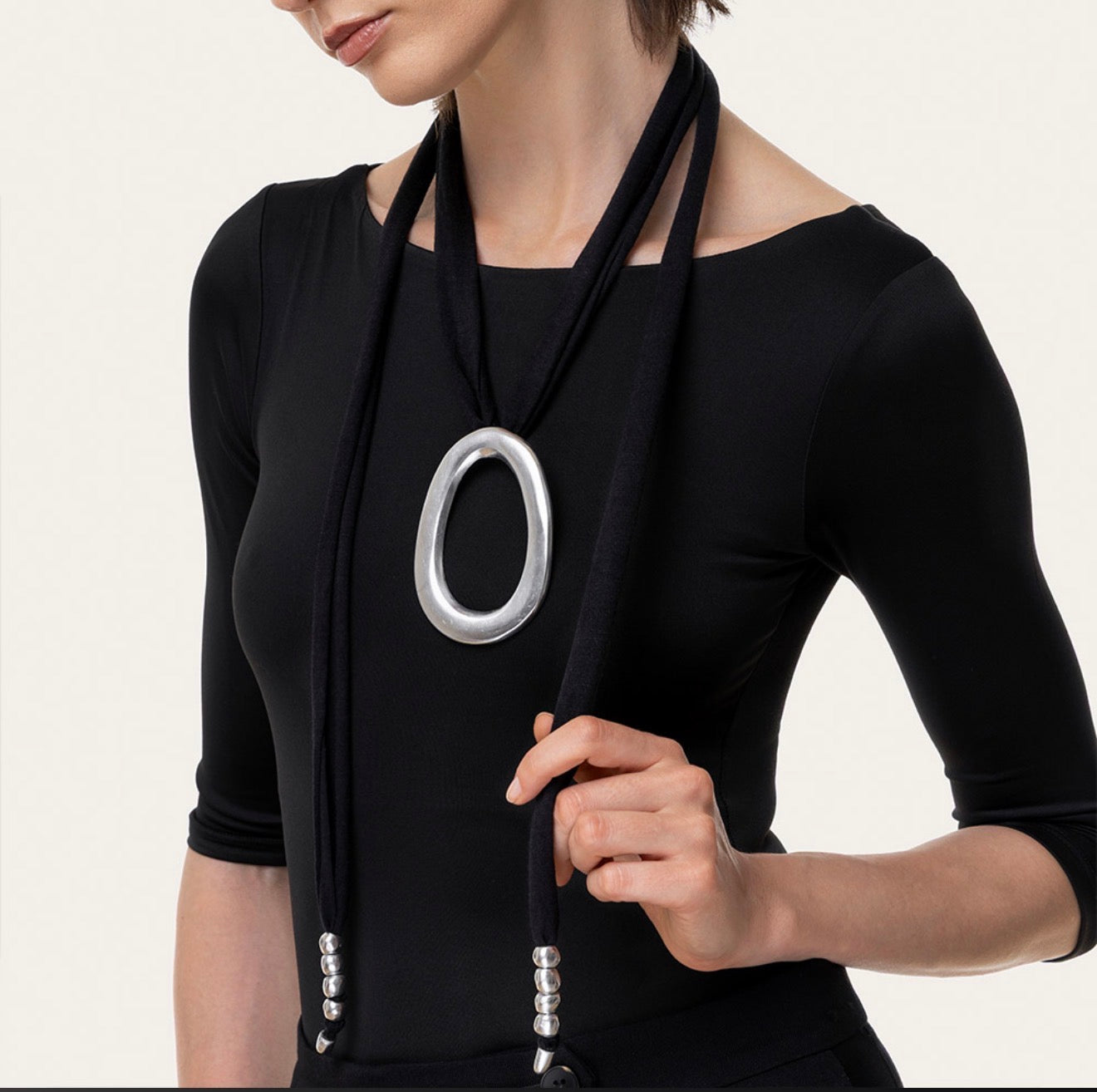 Vestopazzo al12091 collana cravatta ovale